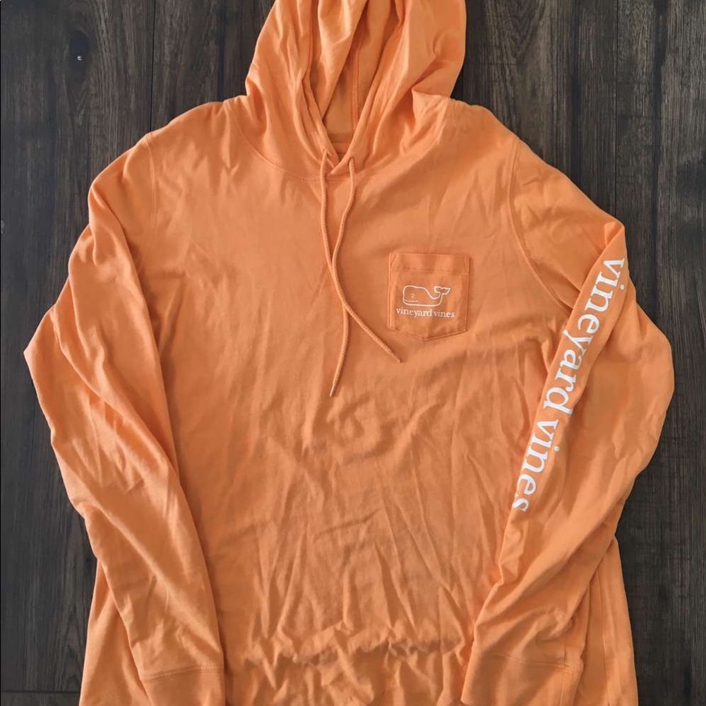 NWOT light orange vineyard vines hoodie